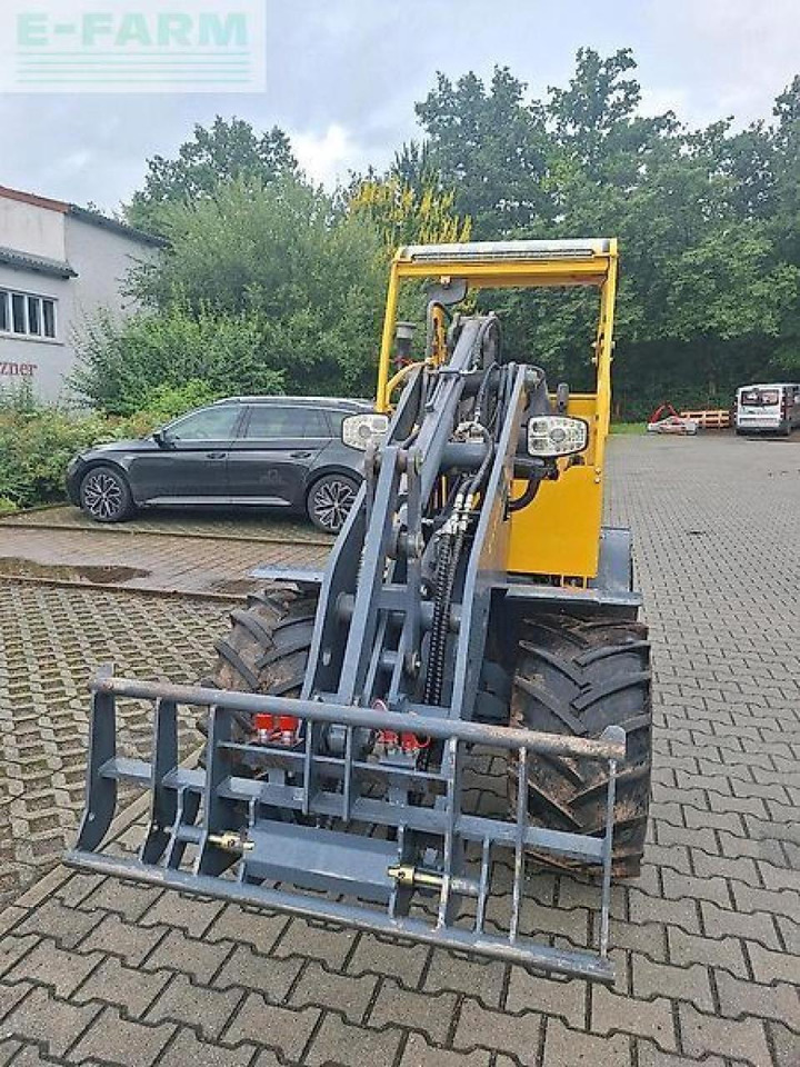 Eurotrac w12s-2 hoflader radlader lader euroaufnahme 820/w12s - Mini escavadeira: foto 4 Eurotrac w12s-2 hoflader radlader lader euroaufnahme 820/w12s - Mini escavadeira: foto 4