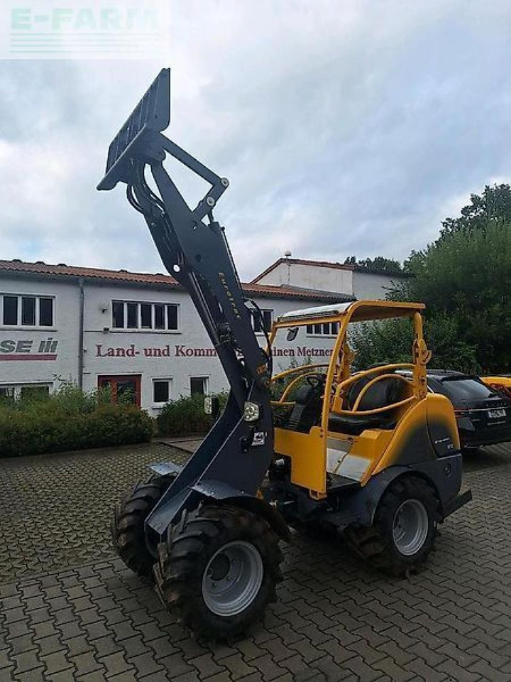 Eurotrac w12s-2 hoflader radlader lader euroaufnahme 820/w12s - Mini escavadeira: foto 2 Eurotrac w12s-2 hoflader radlader lader euroaufnahme 820/w12s - Mini escavadeira: foto 2