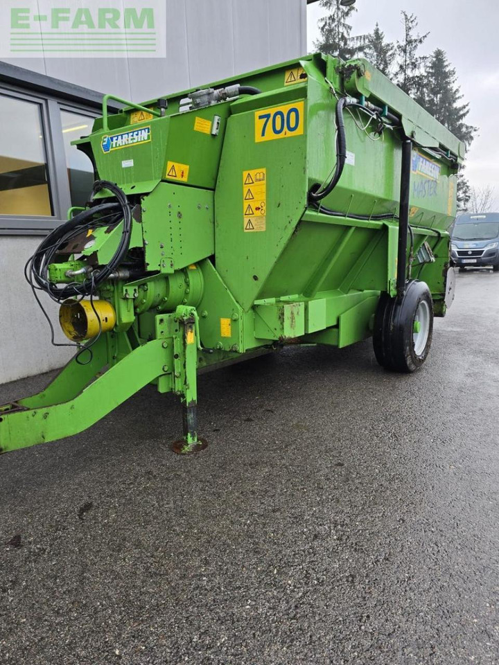 Faresin fahresin tmr700 - Equipamento de gado: foto 1 Faresin fahresin tmr700 - Equipamento de gado: foto 1