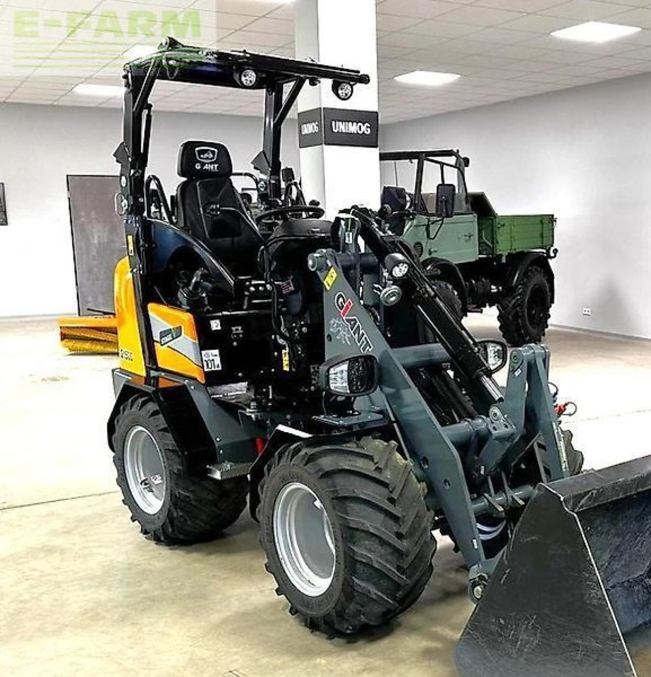 Giant g1500 radlader/hoflader - Mini escavadeira: foto 1 Giant g1500 radlader/hoflader - Mini escavadeira: foto 1