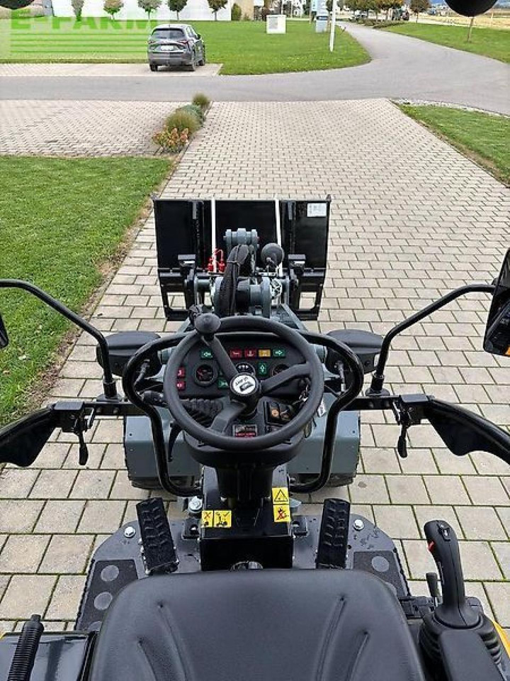 Giant g2300 x-tra hd radlader *aktion* - Mini escavadeira: foto 4 Giant g2300 x-tra hd radlader *aktion* - Mini escavadeira: foto 4