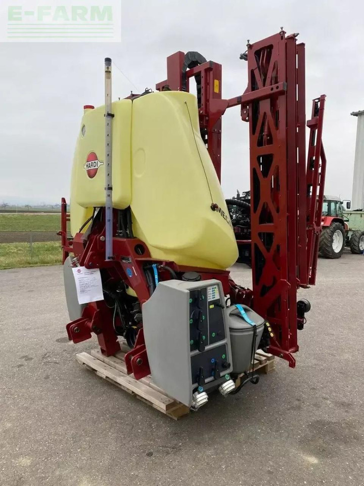 Hardi mega 1200 - Pulverizador de arrastar: foto 4 Hardi mega 1200 - Pulverizador de arrastar: foto 4