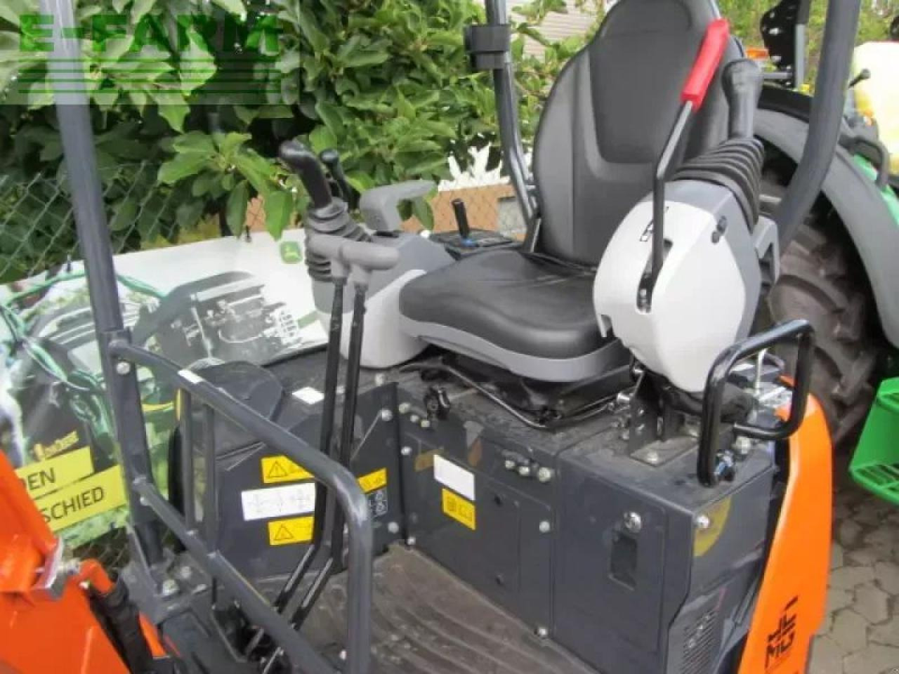 Hitachi zx 17 u-2 - Mini escavadeira: foto 2 Hitachi zx 17 u-2 - Mini escavadeira: foto 2