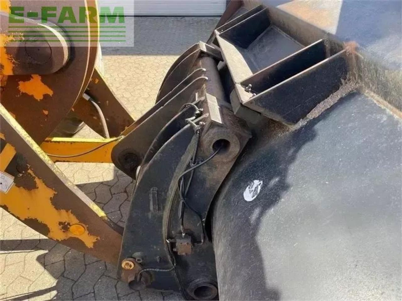 Hyundai hl 740-7 med højtipskovl - Mini escavadeira: foto 4 Hyundai hl 740-7 med højtipskovl - Mini escavadeira: foto 4