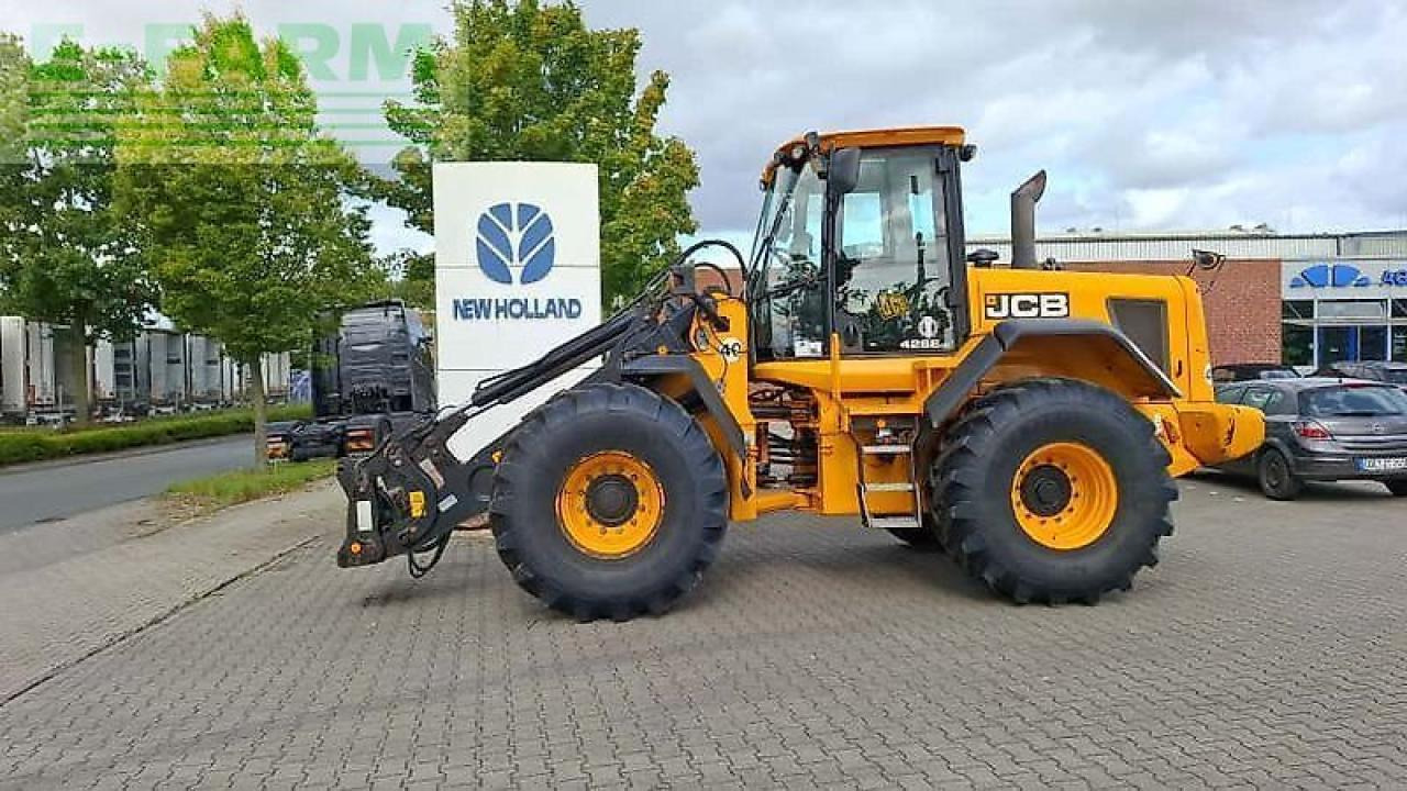 JCB 426 e ht agri highlift - Mini escavadeira: foto 1 JCB 426 e ht agri highlift - Mini escavadeira: foto 1