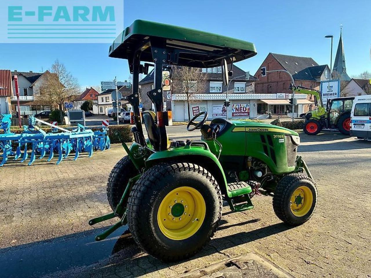 John Deere 3038-r 1235std. fkh & fzw - Trator: foto 4 John Deere 3038-r 1235std. fkh & fzw - Trator: foto 4