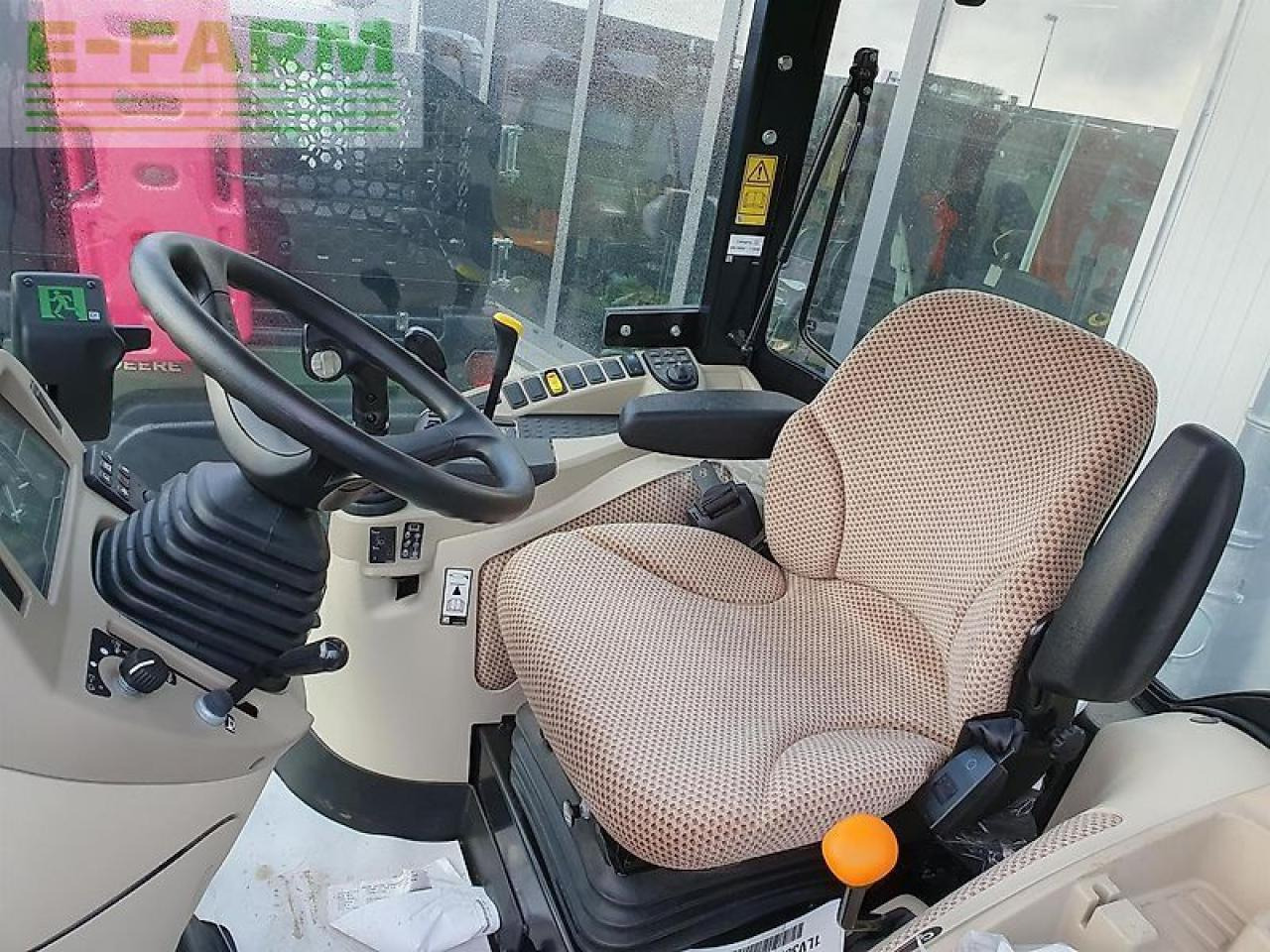 John Deere 3039r neumaschine - Trator: foto 5 John Deere 3039r neumaschine - Trator: foto 5
