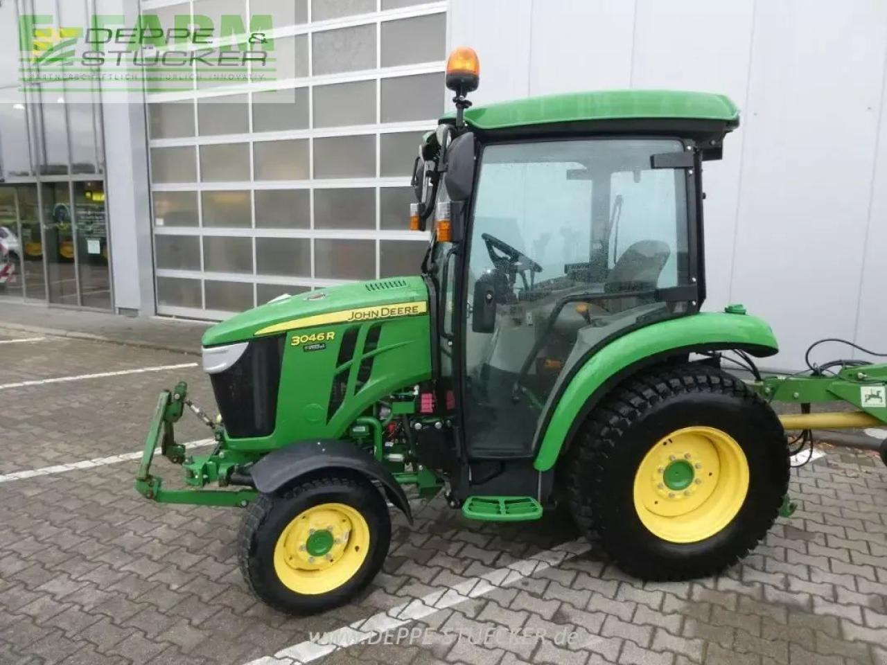 John Deere 3046r - Trator: foto 1 John Deere 3046r - Trator: foto 1