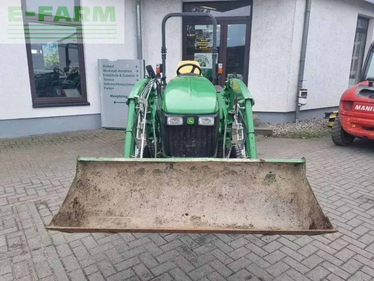 John Deere 3320 my11 - Trator: foto 3 John Deere 3320 my11 - Trator: foto 3