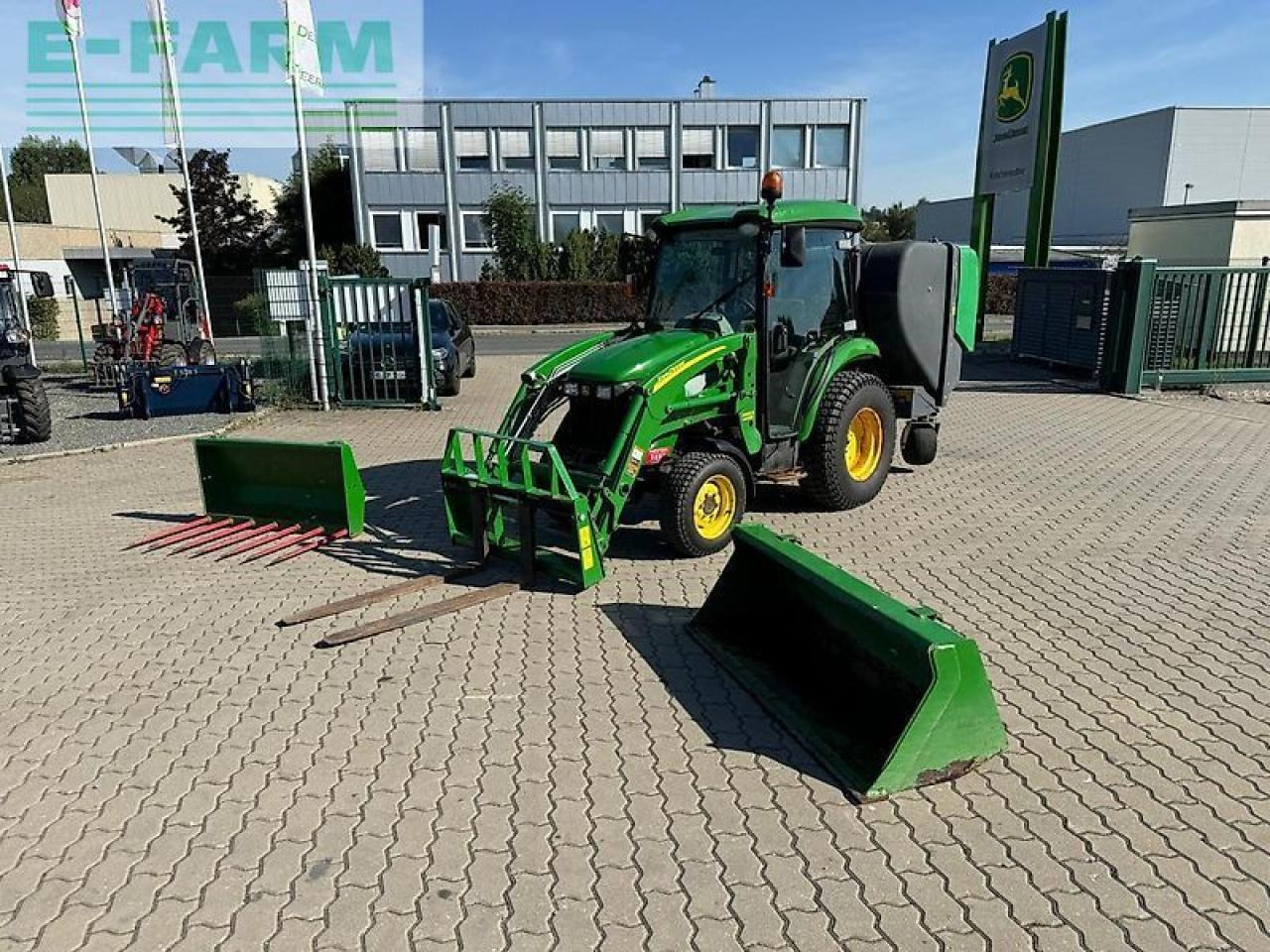 John Deere 3720 - Trator: foto 1 John Deere 3720 - Trator: foto 1