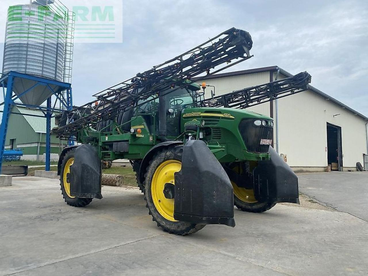 John Deere 4720 - Pulverizador de arrastar: foto 3 John Deere 4720 - Pulverizador de arrastar: foto 3