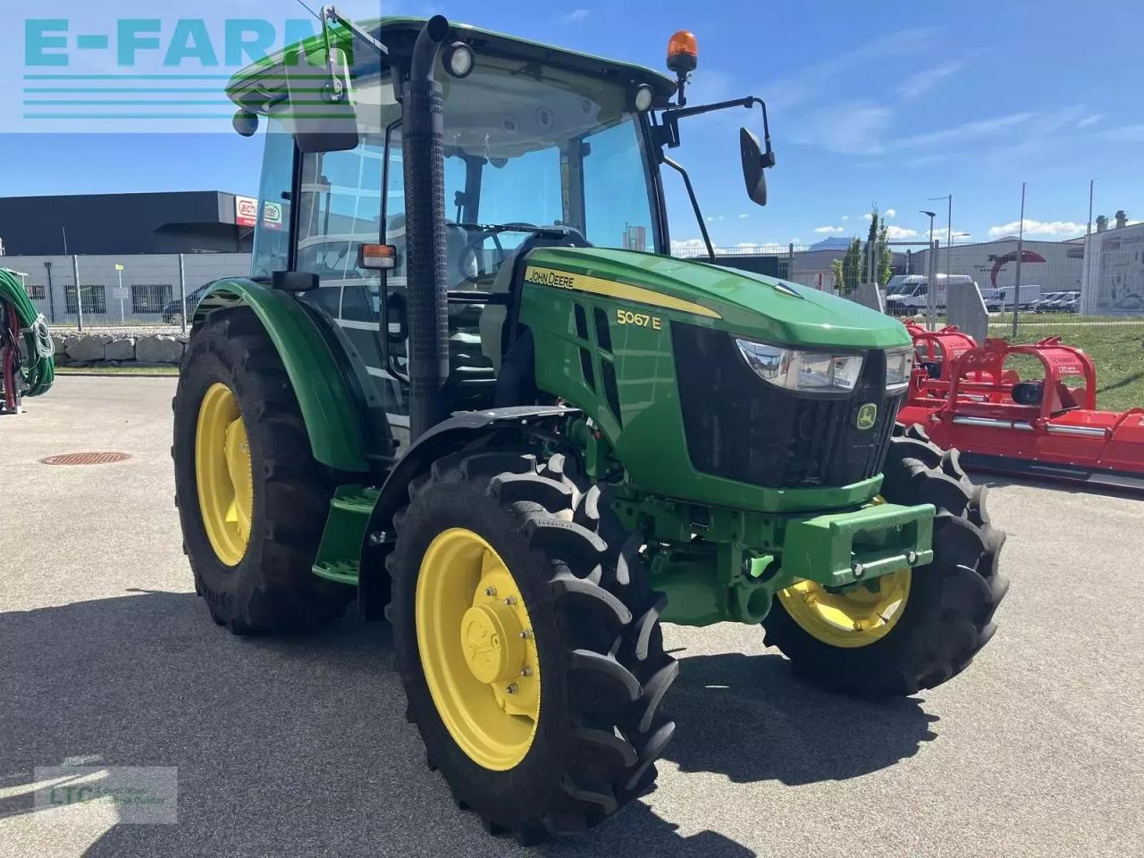 John Deere 5067e - Trator: foto 2 John Deere 5067e - Trator: foto 2