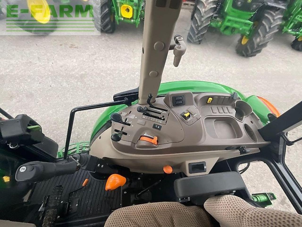 John Deere 5075 e - Trator: foto 5 John Deere 5075 e - Trator: foto 5