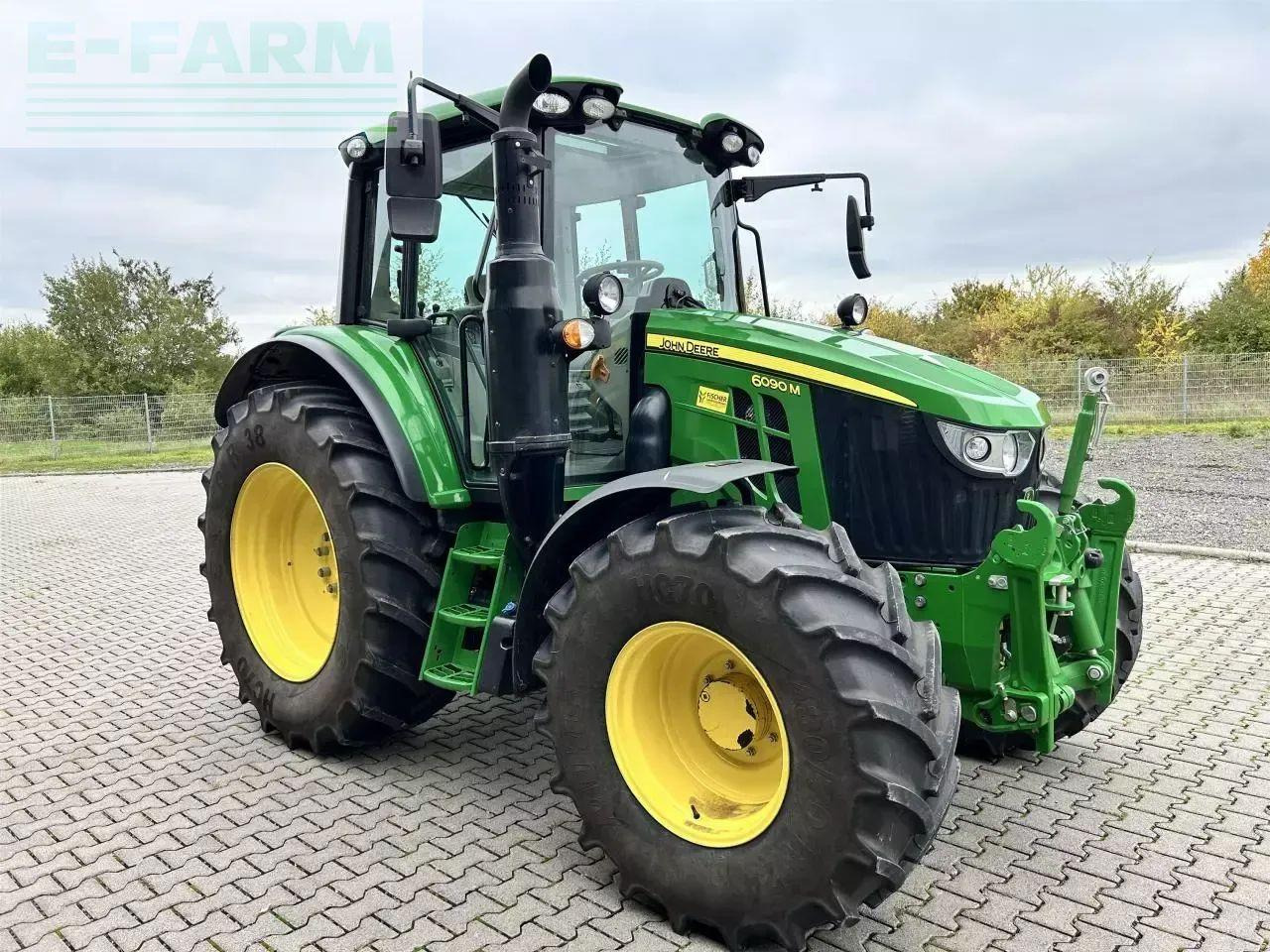 John Deere 6090m - Trator: foto 4 John Deere 6090m - Trator: foto 4