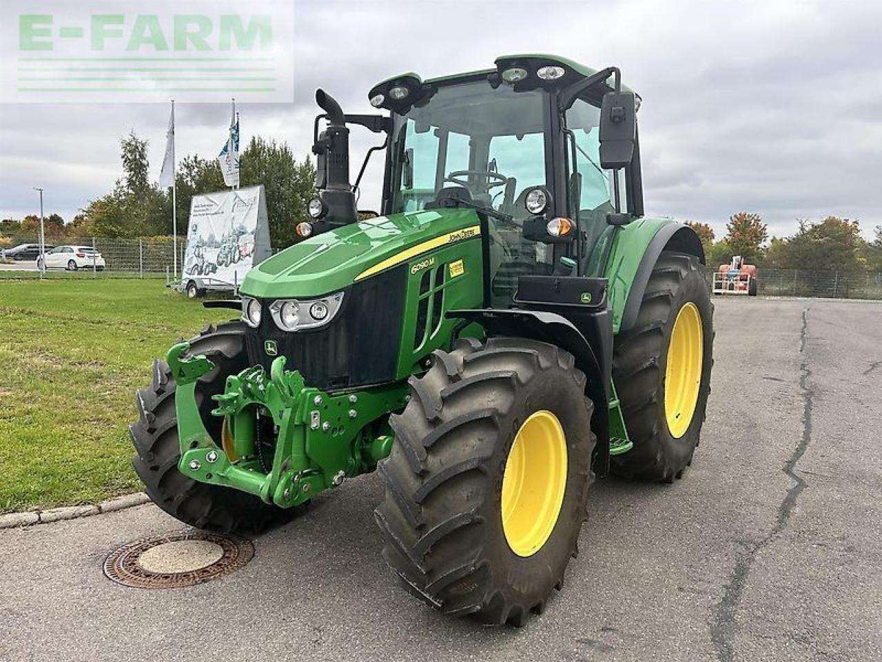 John Deere 6090m - Trator: foto 2 John Deere 6090m - Trator: foto 2