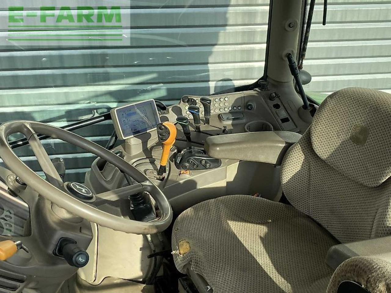 John Deere 6115r - Trator: foto 5 John Deere 6115r - Trator: foto 5