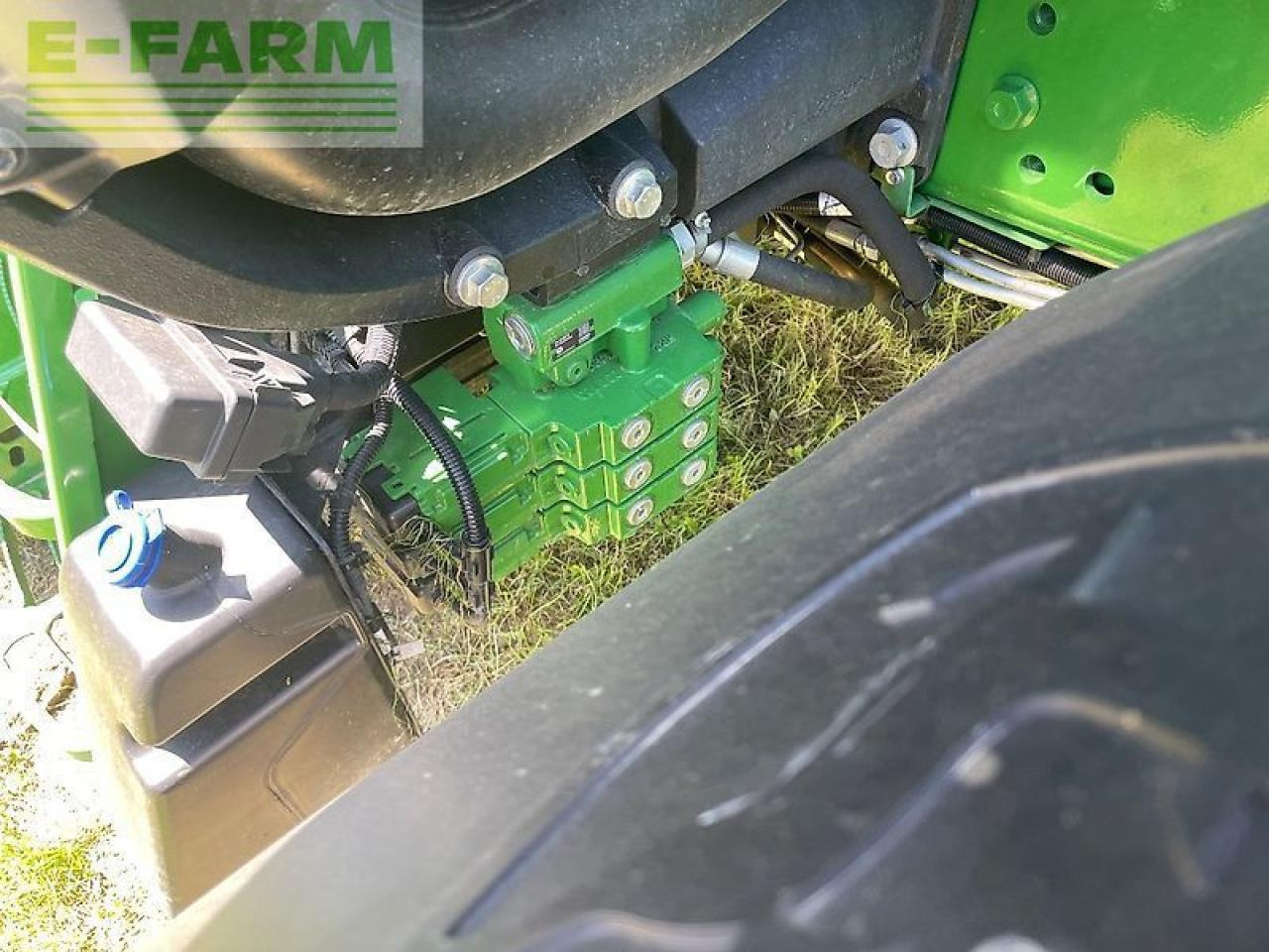 Trator John Deere 6120m: foto 18