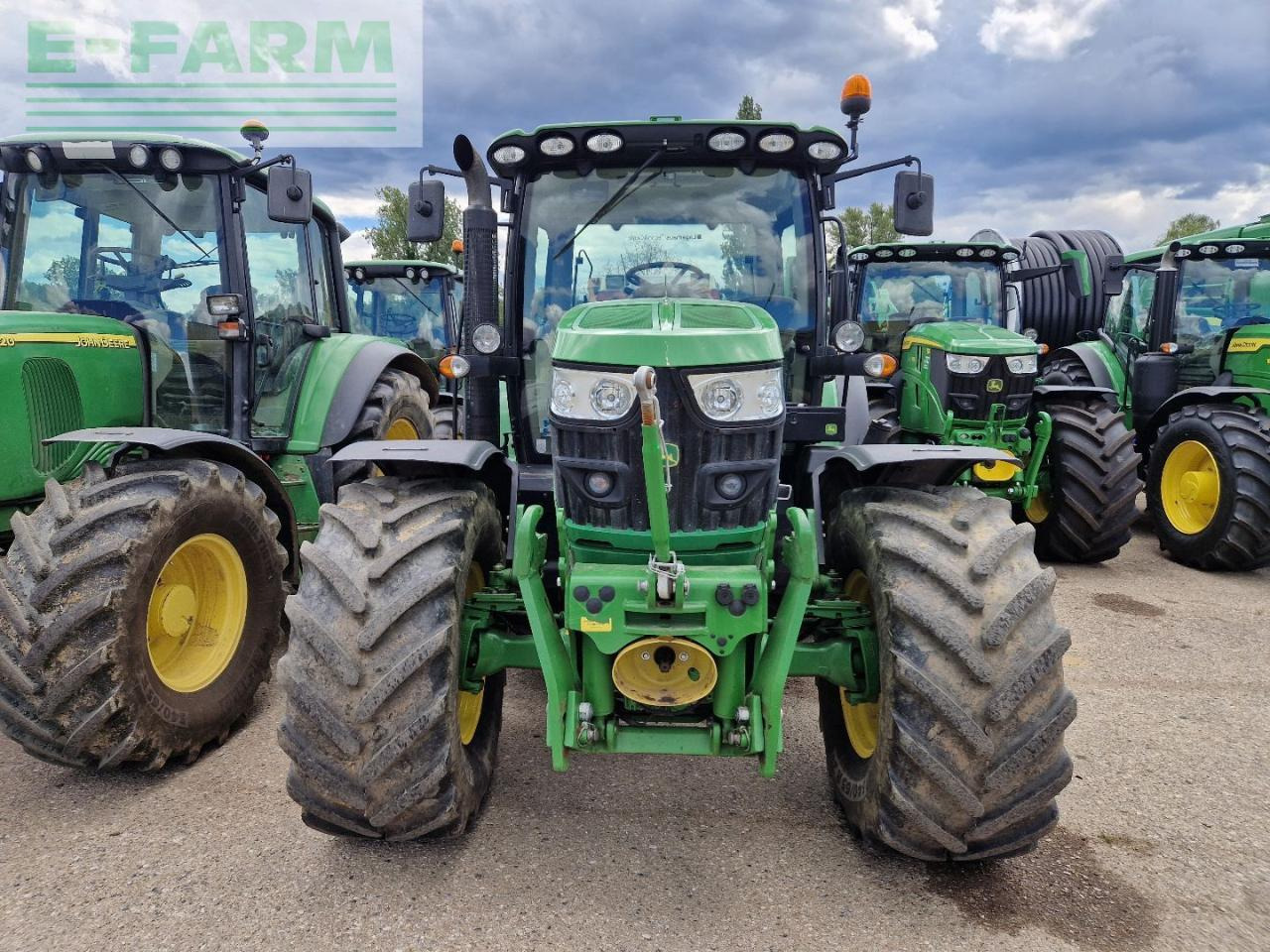 John Deere 6125R - Trator: foto 2 John Deere 6125R - Trator: foto 2