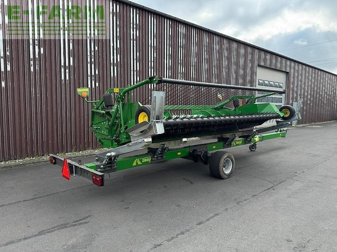 John Deere 615p bælte pickup - Acessórios para Colhedora de forragem: foto 2 John Deere 615p bælte pickup - Acessórios para Colhedora de forragem: foto 2