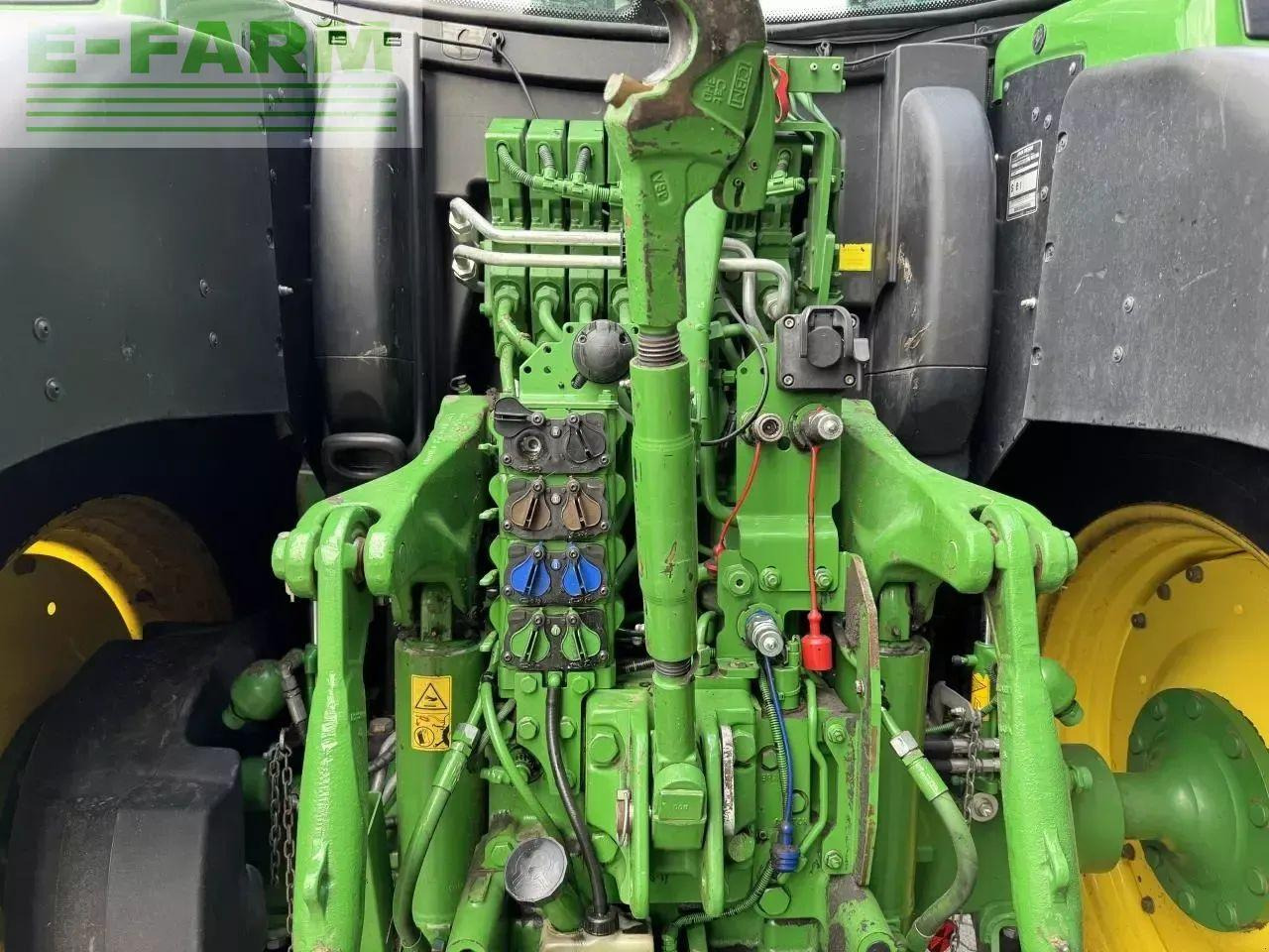 John Deere 6215r - Trator: foto 3 John Deere 6215r - Trator: foto 3