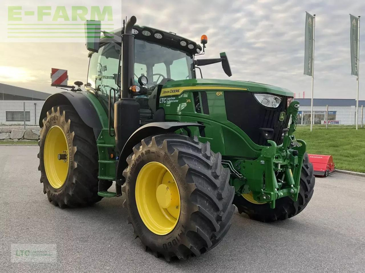 John Deere 6r 215 - Trator: foto 2 John Deere 6r 215 - Trator: foto 2
