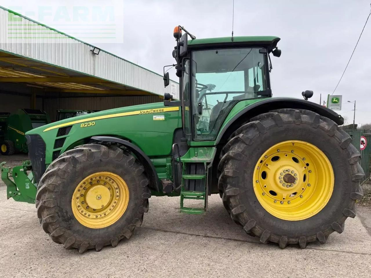 John Deere 8230 - Trator: foto 3 John Deere 8230 - Trator: foto 3