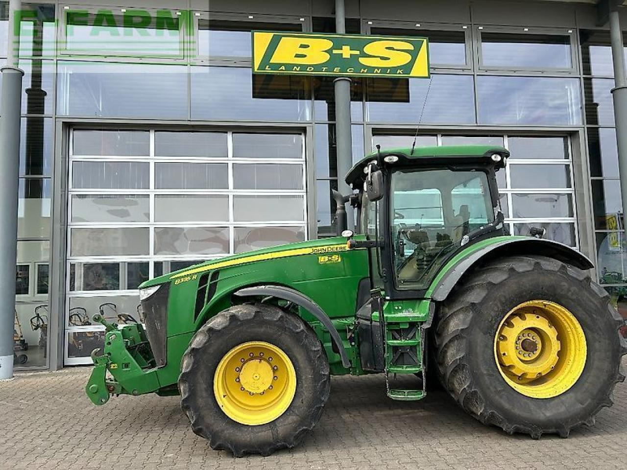 John Deere 8335r - Trator: foto 1 John Deere 8335r - Trator: foto 1