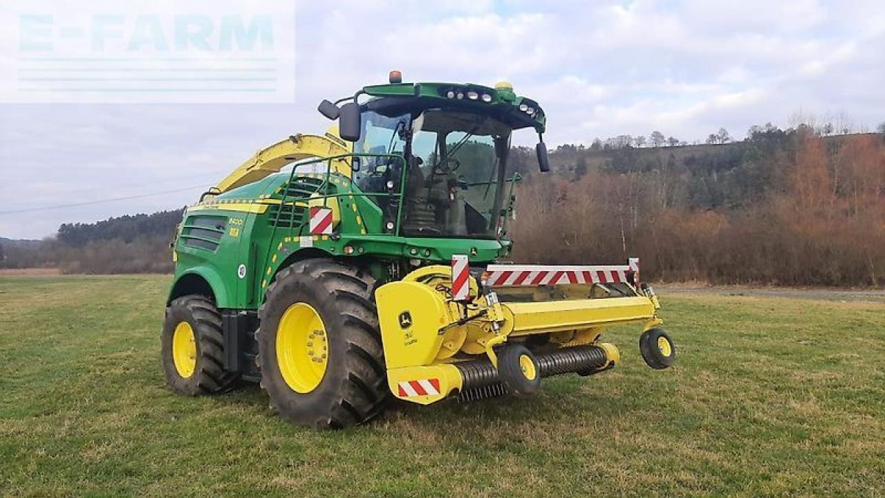 John Deere 8400 - Picadora de forragem automotriz: foto 1 John Deere 8400 - Picadora de forragem automotriz: foto 1