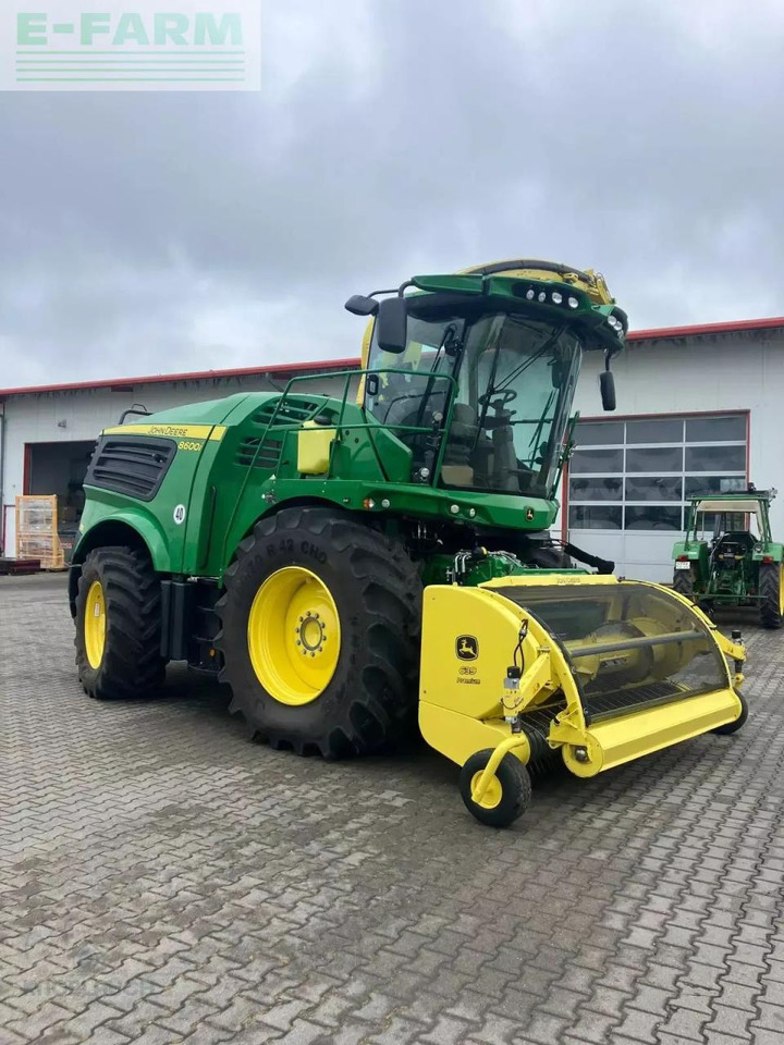 John Deere 8600i - Picadora de forragem automotriz: foto 1 John Deere 8600i - Picadora de forragem automotriz: foto 1