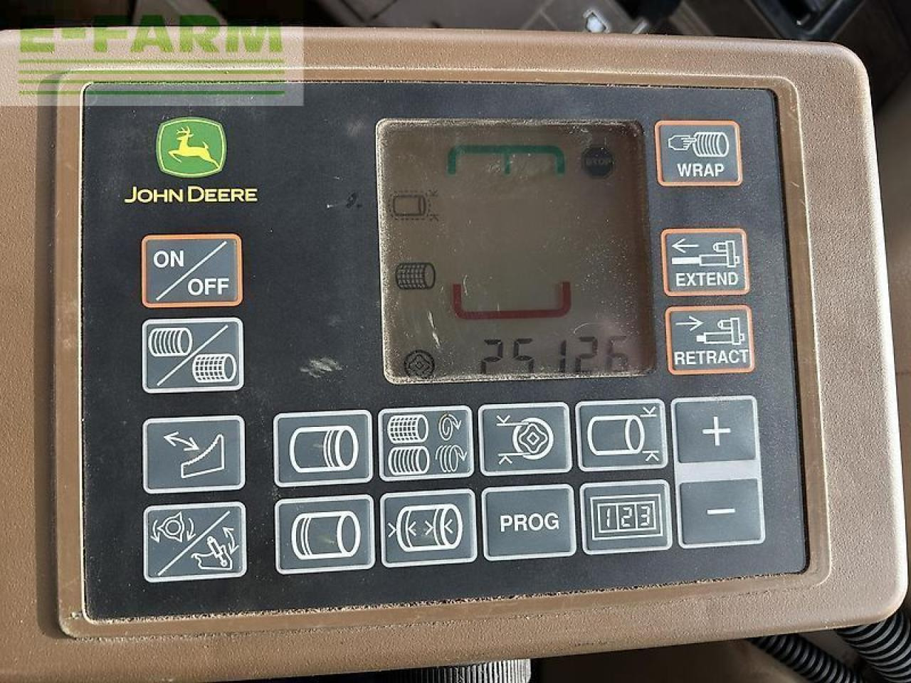 John Deere 864 - Enfardadeira de fardos quadrados: foto 3 John Deere 864 - Enfardadeira de fardos quadrados: foto 3
