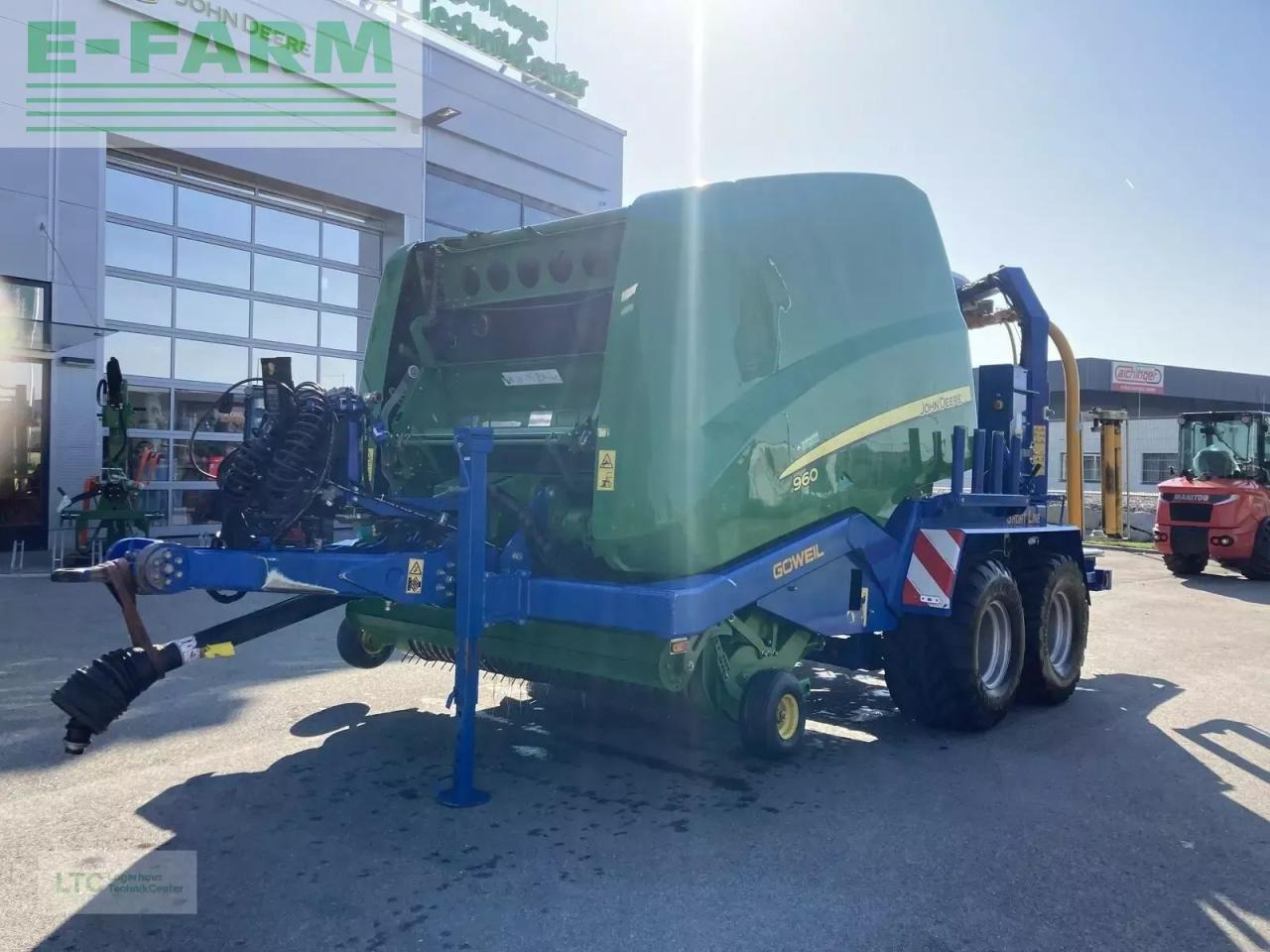 John Deere 960 - Enfardadeira de fardos quadrados: foto 1 John Deere 960 - Enfardadeira de fardos quadrados: foto 1