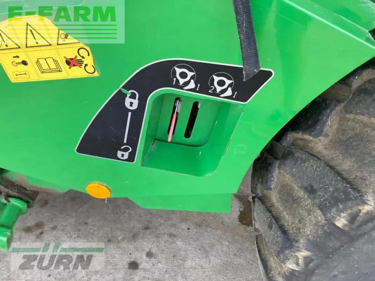Enfardadeira de fardos quadrados John Deere 990 premium: foto 14
