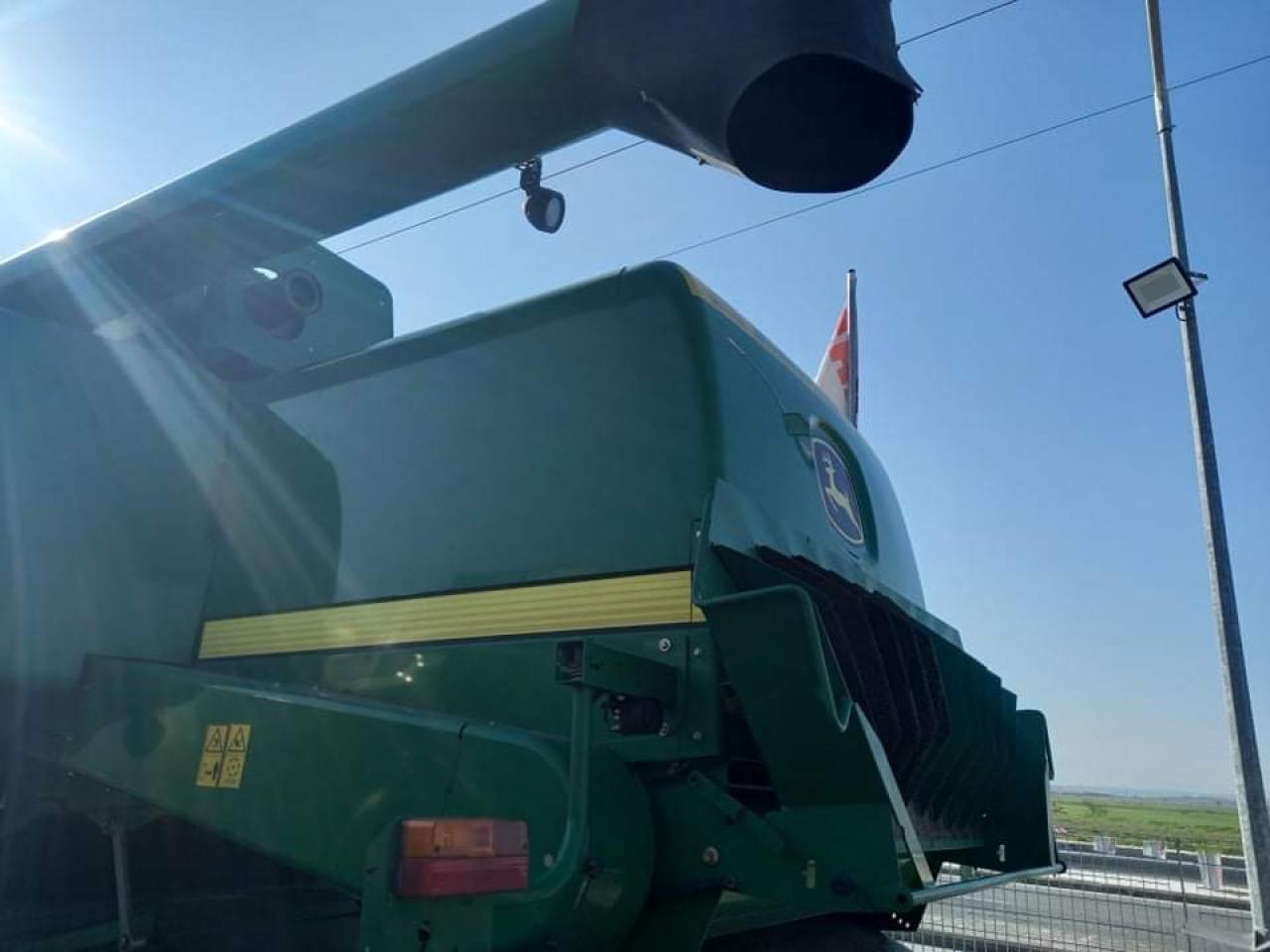 John Deere W650 - Ceifeira debulhadora: foto 5 John Deere W650 - Ceifeira debulhadora: foto 5