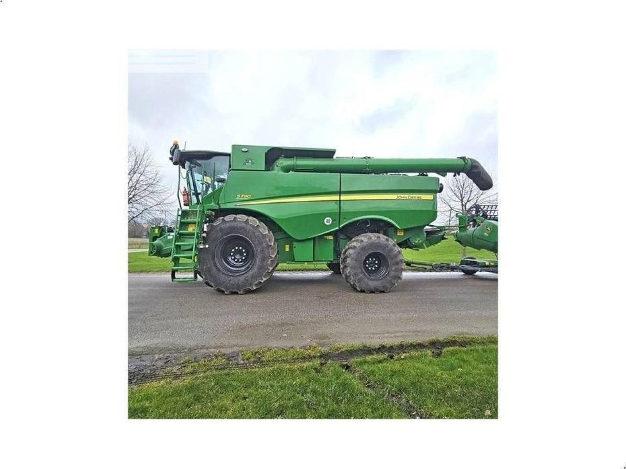 John Deere s 790 - Ceifeira debulhadora: foto 1 John Deere s 790 - Ceifeira debulhadora: foto 1