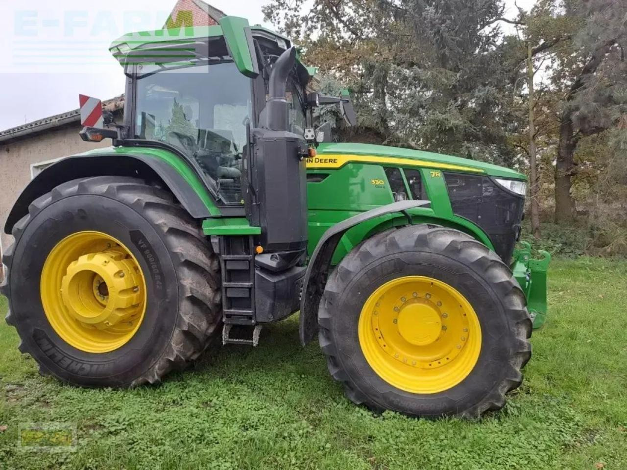John Deere traktor 7r330 - Trator: foto 1 John Deere traktor 7r330 - Trator: foto 1