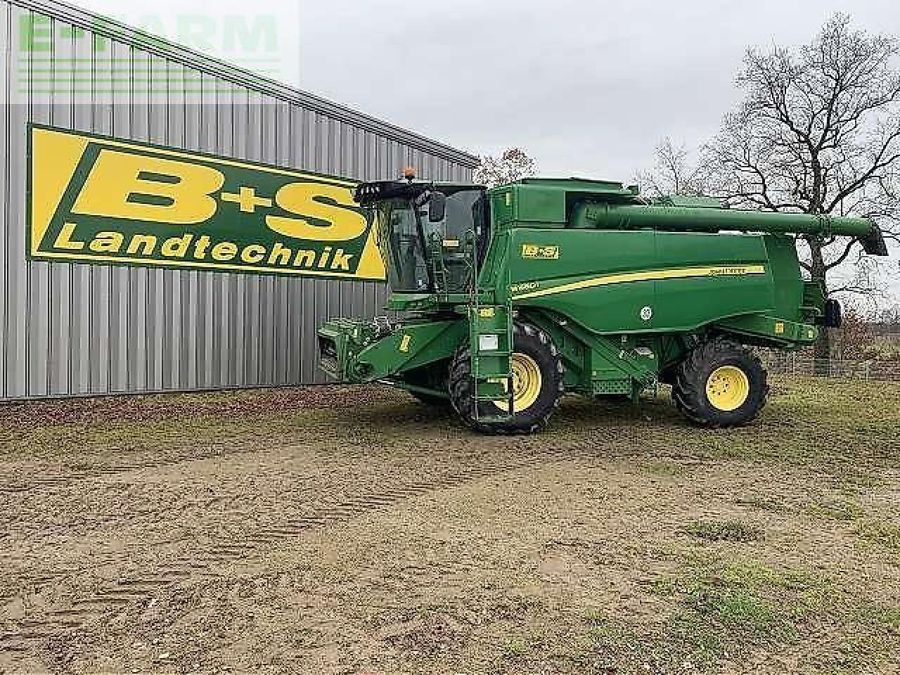 John Deere w660 - Ceifeira debulhadora: foto 1 John Deere w660 - Ceifeira debulhadora: foto 1