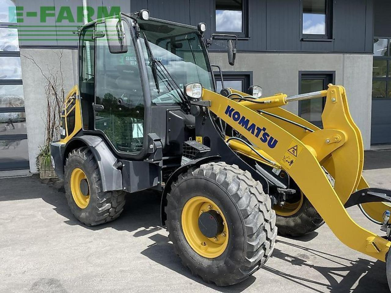 Komatsu wa 70m - Mini escavadeira: foto 1 Komatsu wa 70m - Mini escavadeira: foto 1
