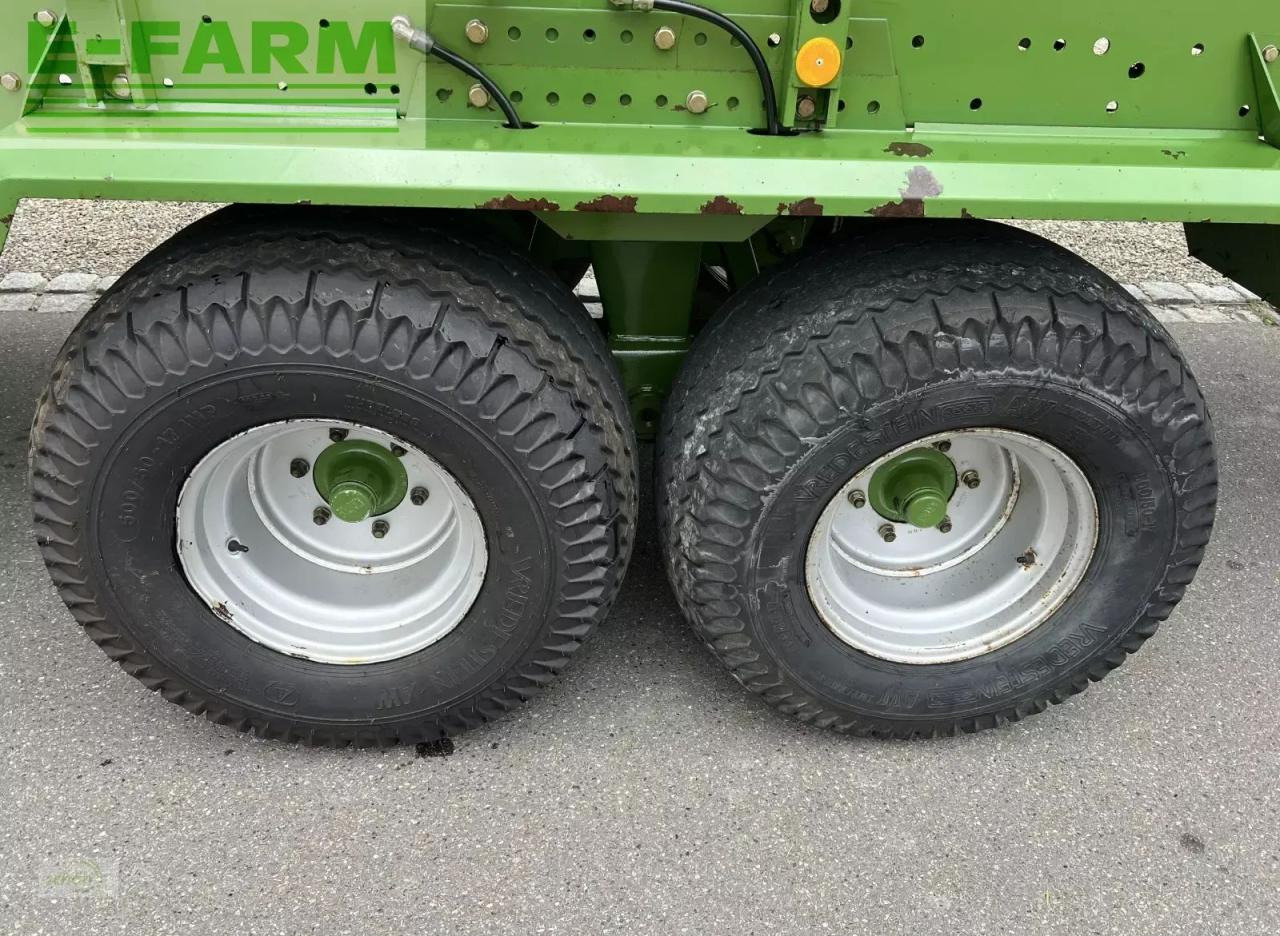 Krone titan 6/48 gl all in - ein großer schwingen-ladewagen mit druckluftbremse - Autocarregadora: foto 3 Krone titan 6/48 gl all in - ein großer schwingen-ladewagen mit druckluftbremse - Autocarregadora: foto 3