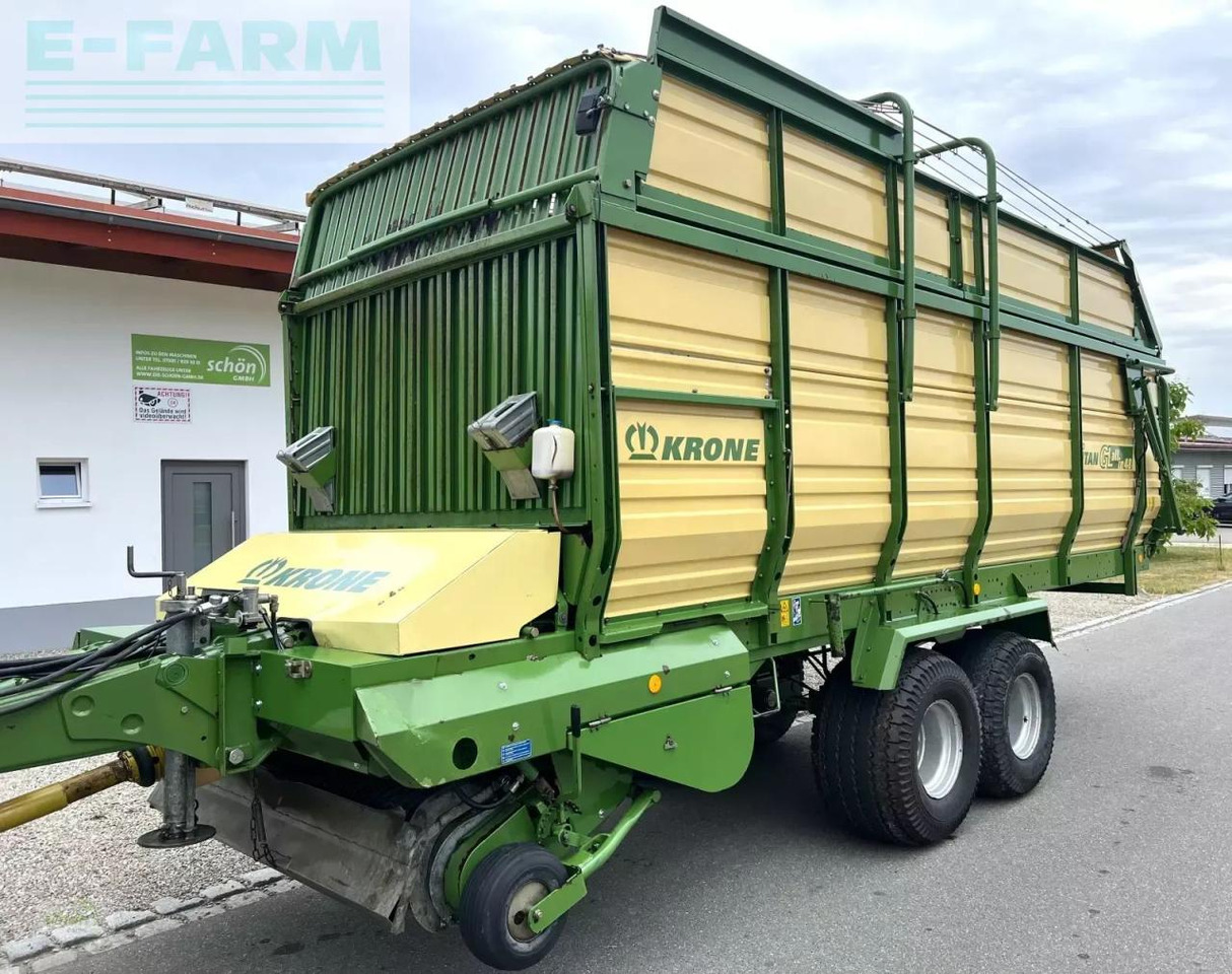 Krone titan 6/48 gl all in - ein großer schwingen-ladewagen mit druckluftbremse - Autocarregadora: foto 1 Krone titan 6/48 gl all in - ein großer schwingen-ladewagen mit druckluftbremse - Autocarregadora: foto 1