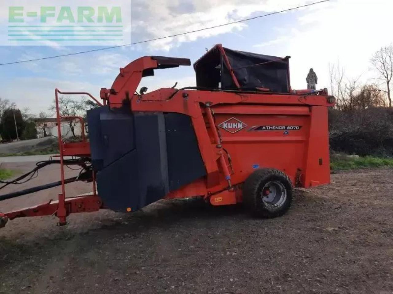 Kuhn athenor6070 - Equipamento para silagem: foto 1 Kuhn athenor6070 - Equipamento para silagem: foto 1