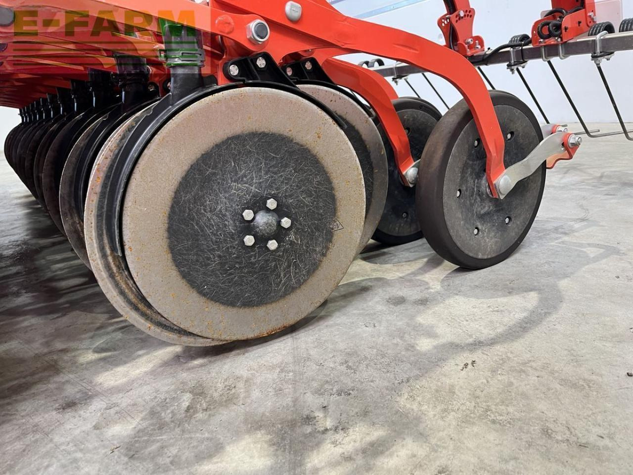 Semeadora combinada Kuhn hrb 302 mit venta 330-24: foto 7