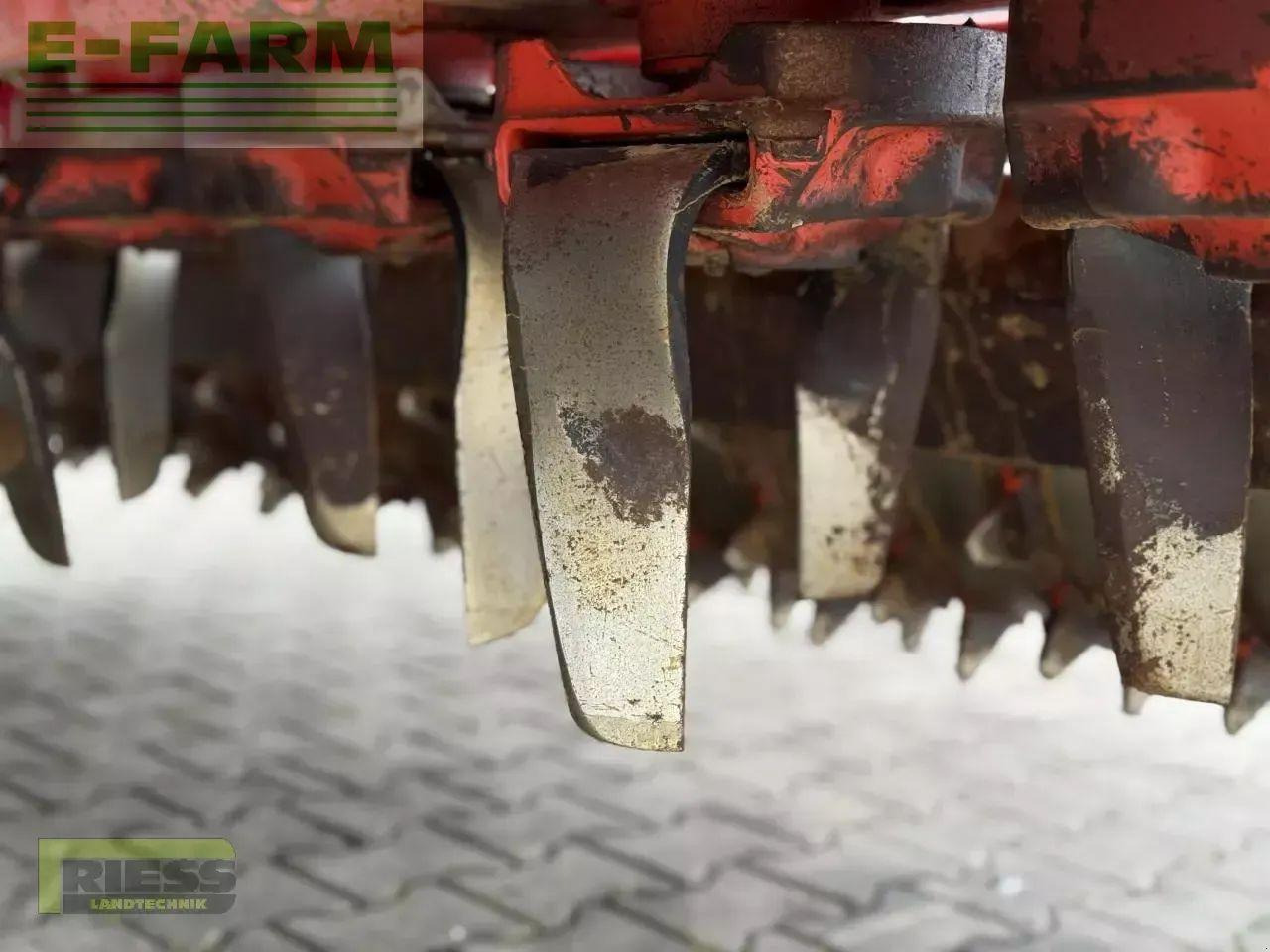 Kuhn venta al 302 24 + hr 3004 d - Semeadora combinada: foto 5 Kuhn venta al 302 24 + hr 3004 d - Semeadora combinada: foto 5