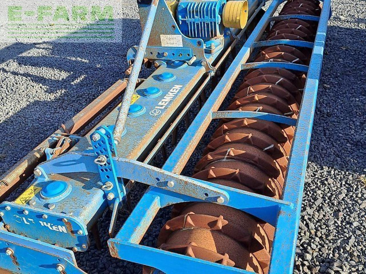 Lemken zirkon 10/400 - Maquina para lavrar a terra: foto 1 Lemken zirkon 10/400 - Maquina para lavrar a terra: foto 1