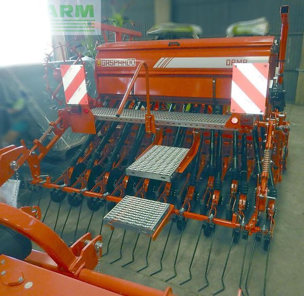 Maschio dama 250 20 corex + dc classic 2500 - Semeadeira: foto 1 Maschio dama 250 20 corex + dc classic 2500 - Semeadeira: foto 1