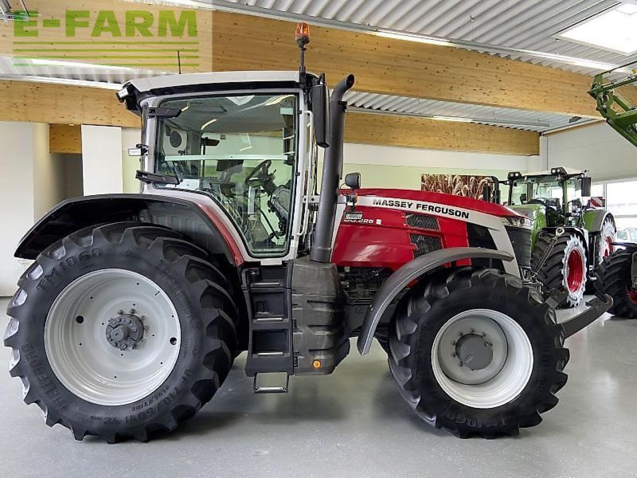 Massey Ferguson 8s.225 dyna e-power - Trator: foto 2 Massey Ferguson 8s.225 dyna e-power - Trator: foto 2