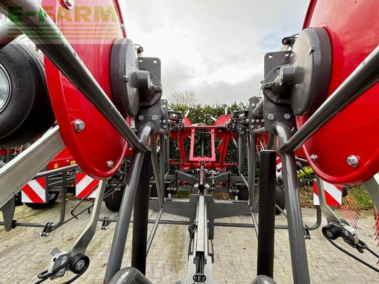 Massey Ferguson td 1310 x trc, wie neu ! - Ancinho enleirador: foto 5 Massey Ferguson td 1310 x trc, wie neu ! - Ancinho enleirador: foto 5