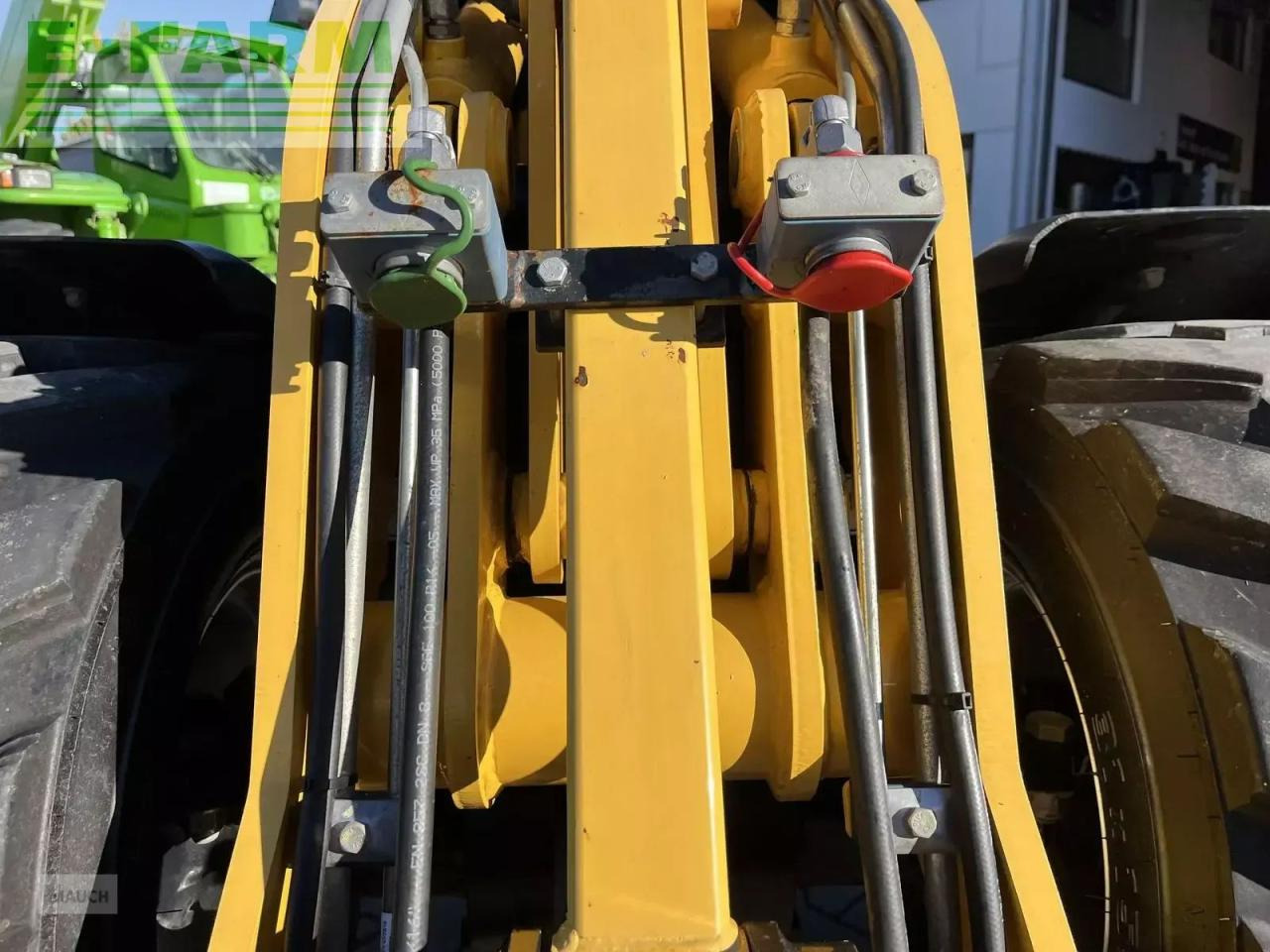 Carregadeira de rodas Mustang 340 mit euroaufnahme hydraulisch: foto 9 Carregadeira de rodas Mustang 340 mit euroaufnahme hydraulisch: foto 9