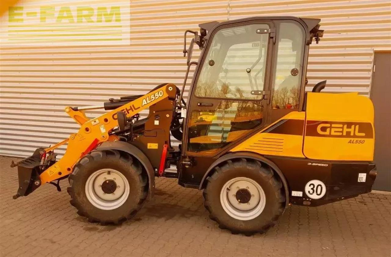 Mustang al550 m. kabine - Mini escavadeira: foto 3 Mustang al550 m. kabine - Mini escavadeira: foto 3