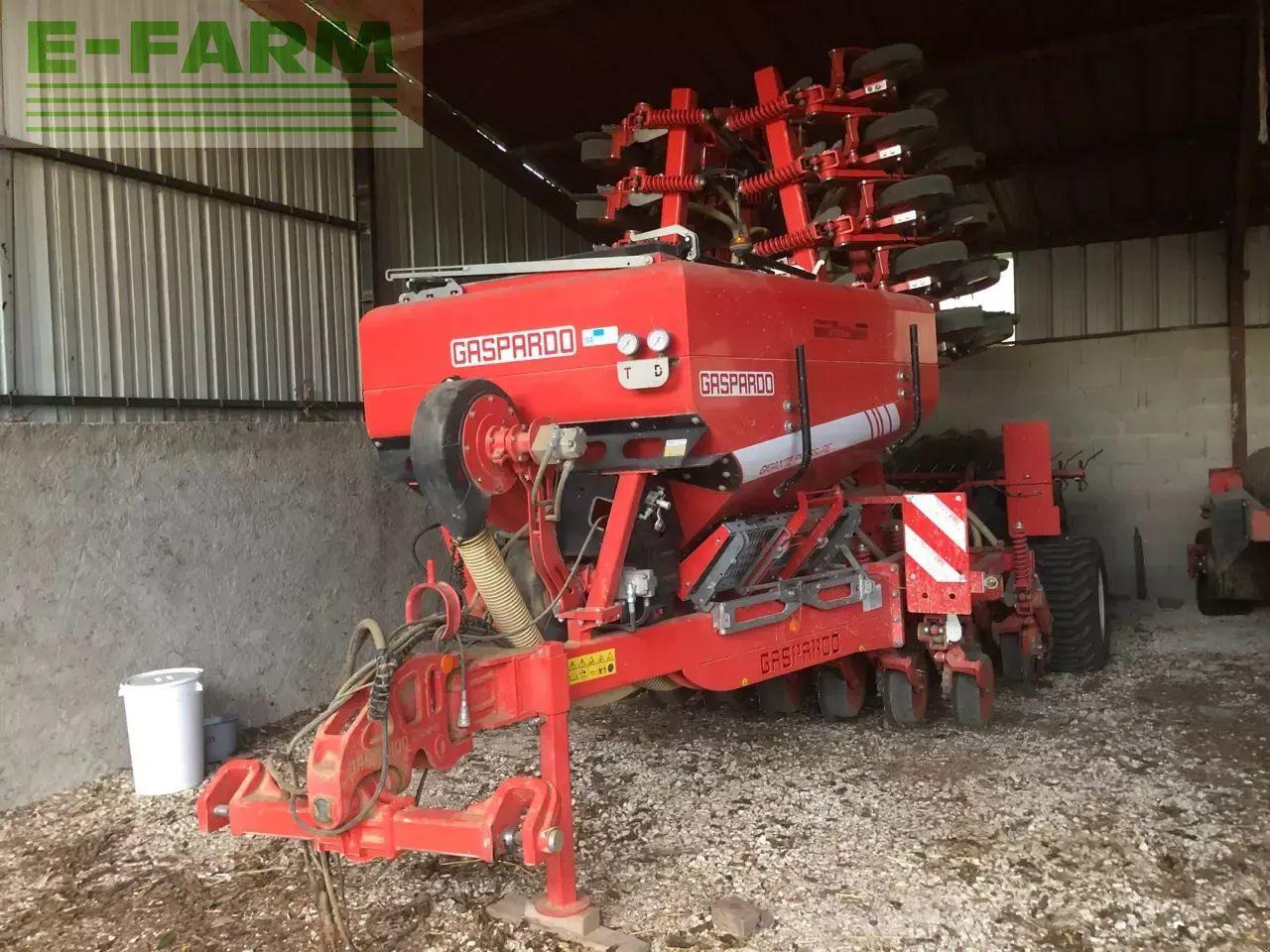 Mustang gigante 600 33 ro - Semeadora de precisão: foto 1 Mustang gigante 600 33 ro - Semeadora de precisão: foto 1