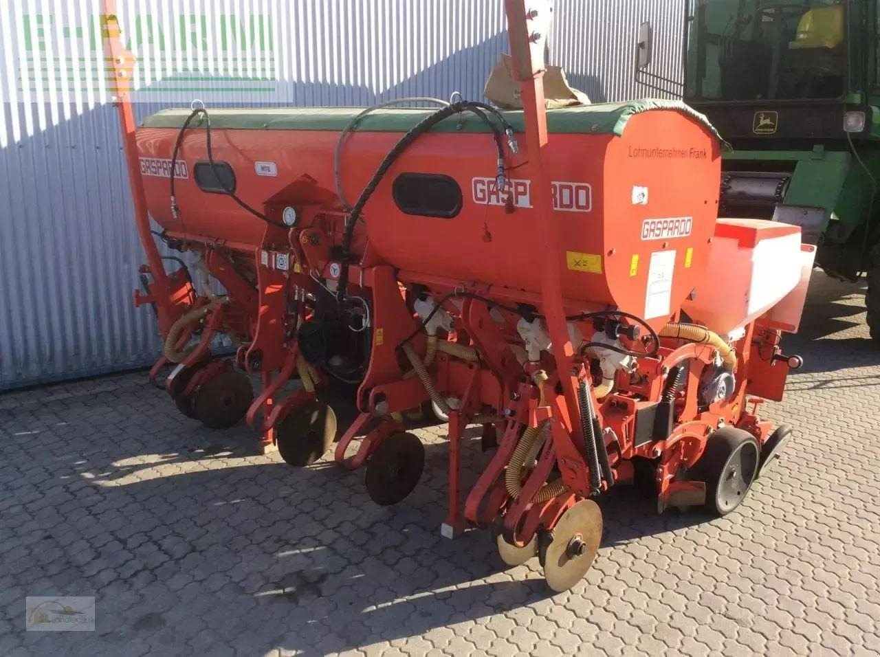 Mustang hter 300 6-reihig - Semeadora de precisão: foto 1 Mustang hter 300 6-reihig - Semeadora de precisão: foto 1